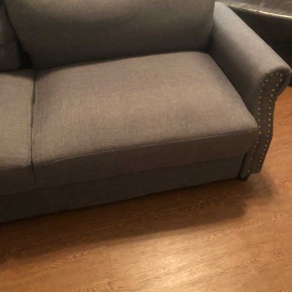 Small couch with storage under - Picture 5 of 7